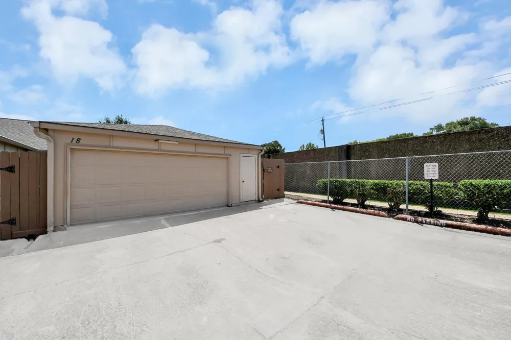 18 Barcelona Court Missouri City, TX 77459