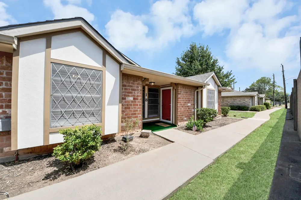 18 Barcelona Court Missouri City, TX 77459