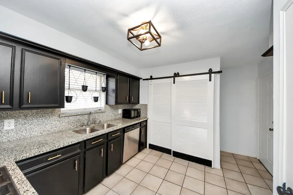 18 Barcelona Court Missouri City, TX 77459