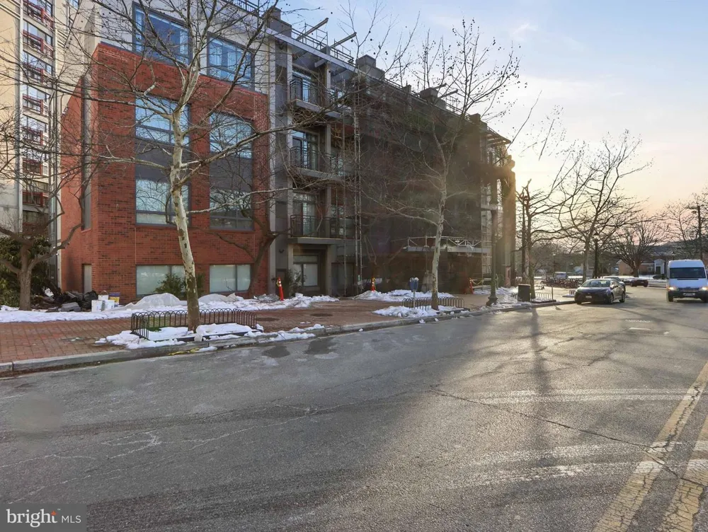 8005 13TH STREET #411 Silver Spring, MD 20910