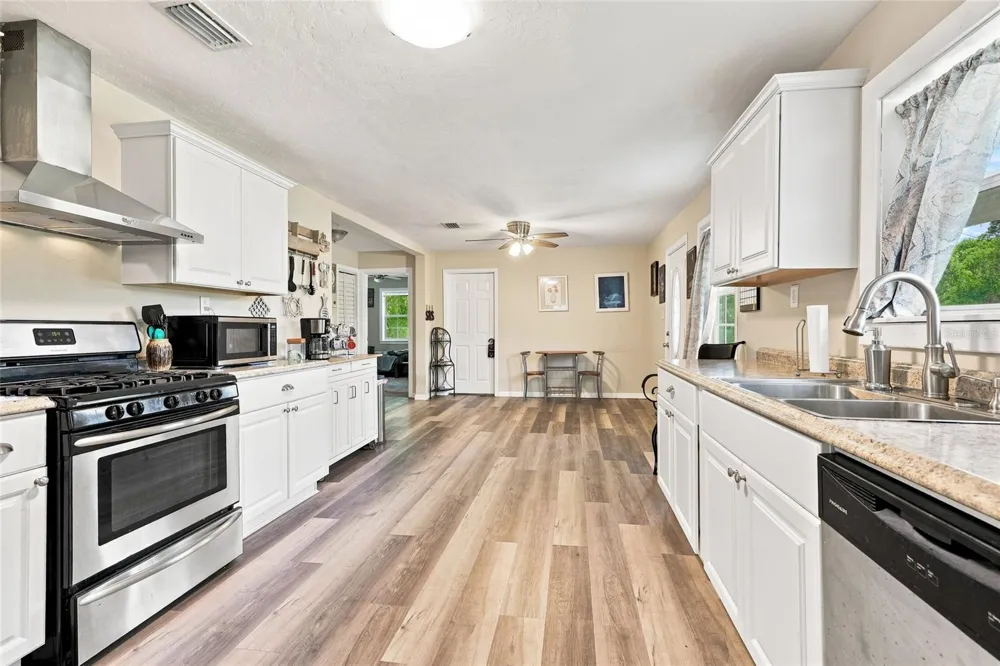 16488 SW 139TH AVENUE Archer, FL 32618