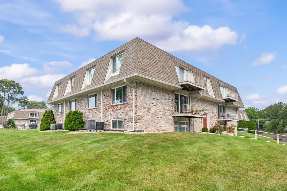3622 Lakeshore Dr. Drive #g12 St. Joseph, MI 49085