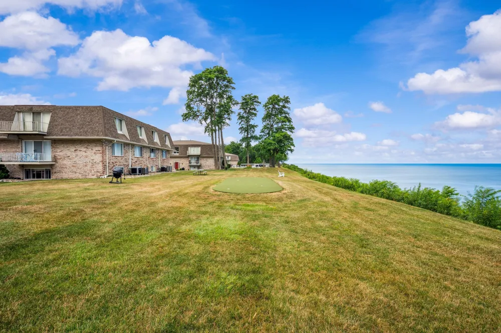3622 Lakeshore Dr. Drive #g12 St. Joseph, MI 49085