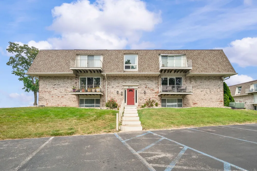 3622 Lakeshore Dr. Drive #g12 St. Joseph, MI 49085