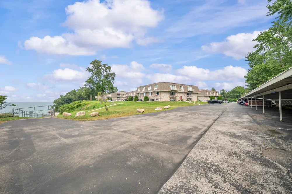 3622 Lakeshore Dr. Drive #g12 St. Joseph, MI 49085