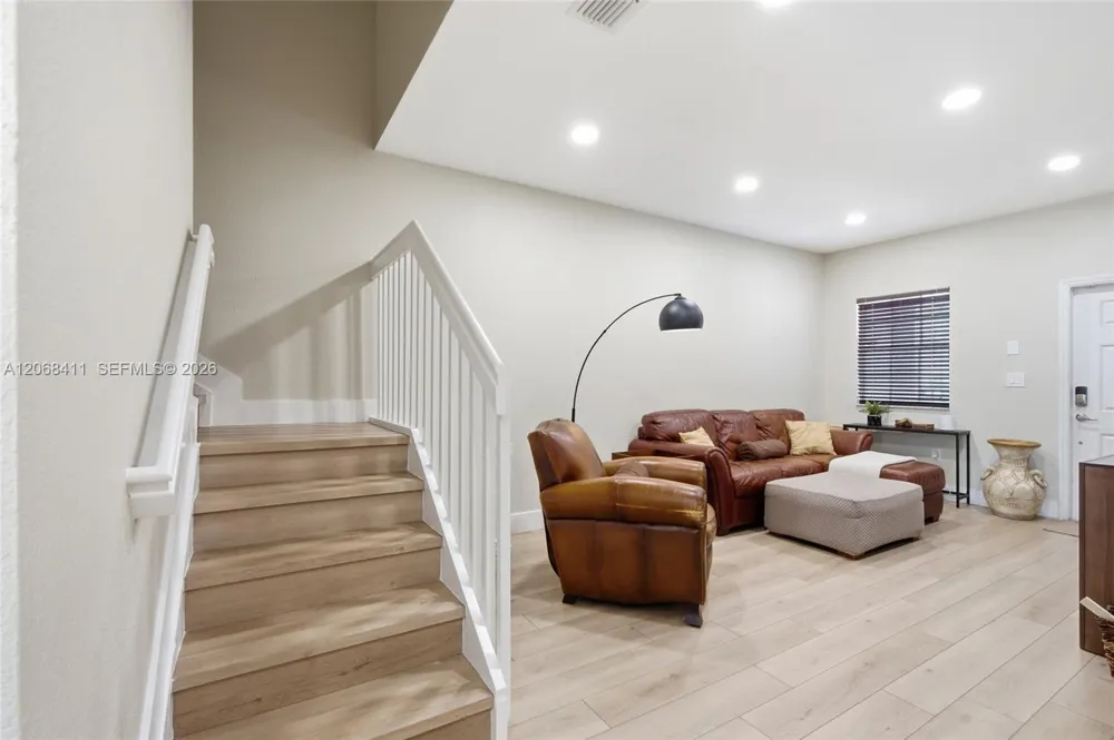 8906 SW 224th Ter Cutler Bay, FL 33190