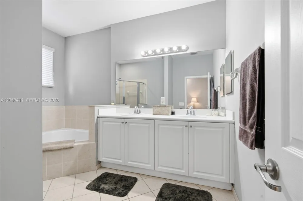 8906 SW 224th Ter Cutler Bay, FL 33190