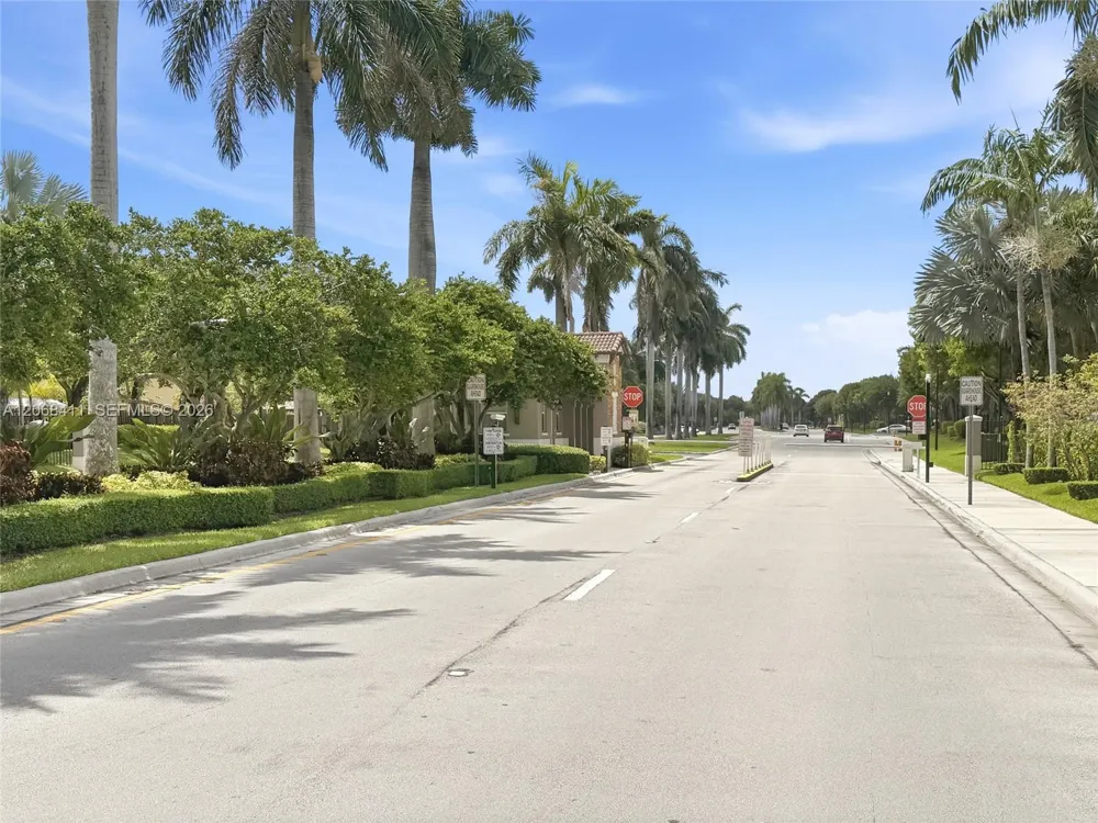 8906 SW 224th Ter Cutler Bay, FL 33190