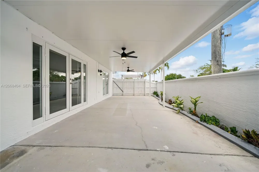 5202 NW 187th St Miami Gardens, FL 33055