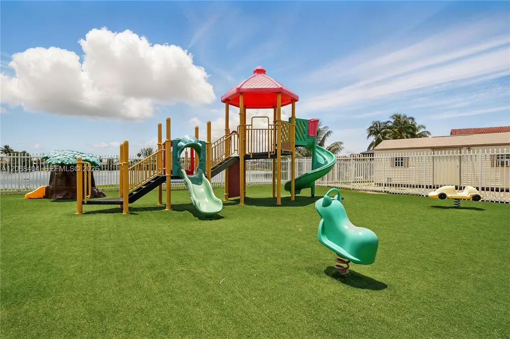 5202 NW 187th St Miami Gardens, FL 33055