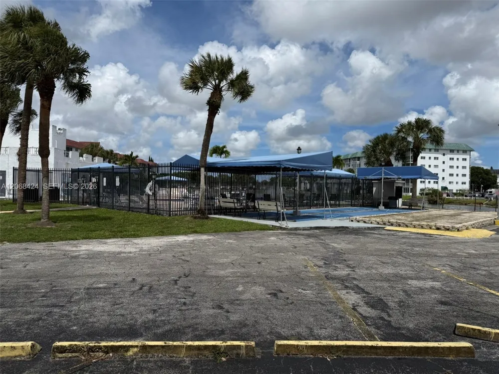 4880 NW 22nd St #307 Lauderhill, FL 33313