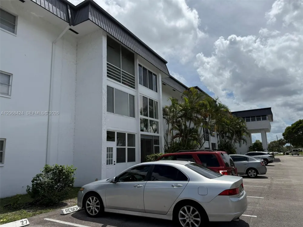 4880 NW 22nd St #307 Lauderhill, FL 33313
