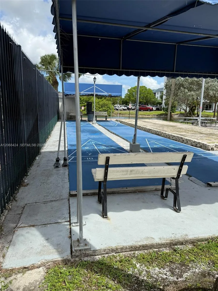 4880 NW 22nd St #307 Lauderhill, FL 33313
