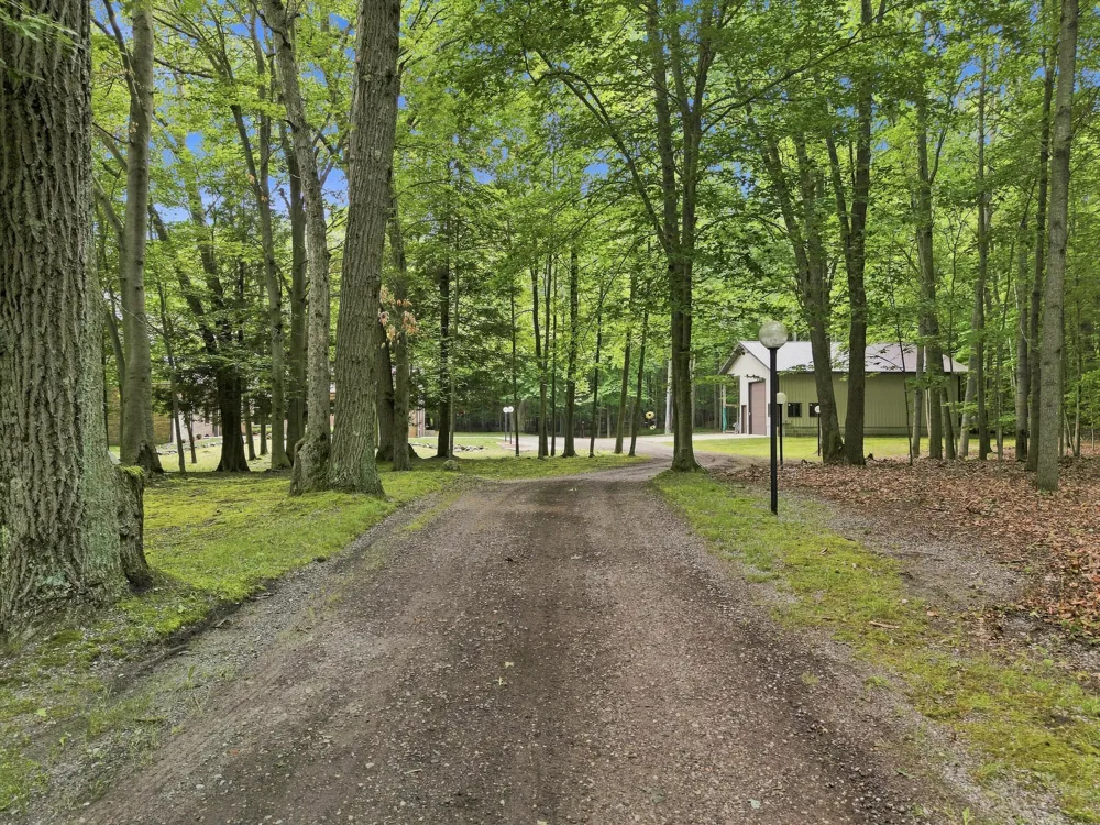 8423 S Harnden Drive Unknown, MI 49412