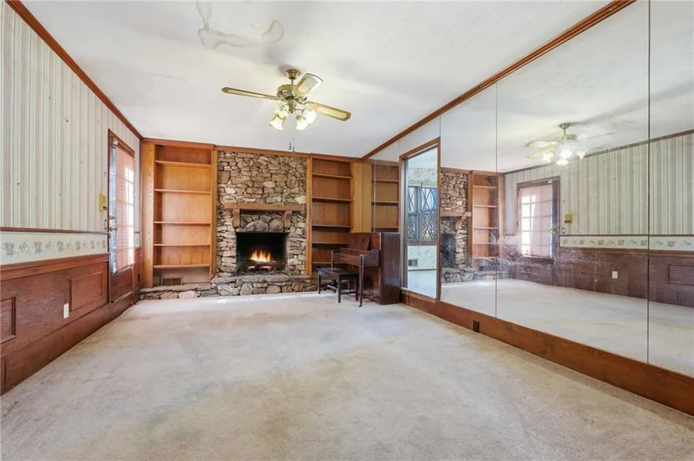 1091 Cole Drive SW Lilburn, GA 30047