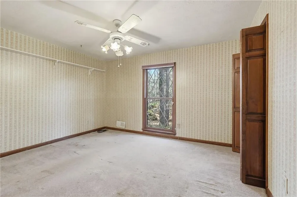 1091 Cole Drive SW Lilburn, GA 30047