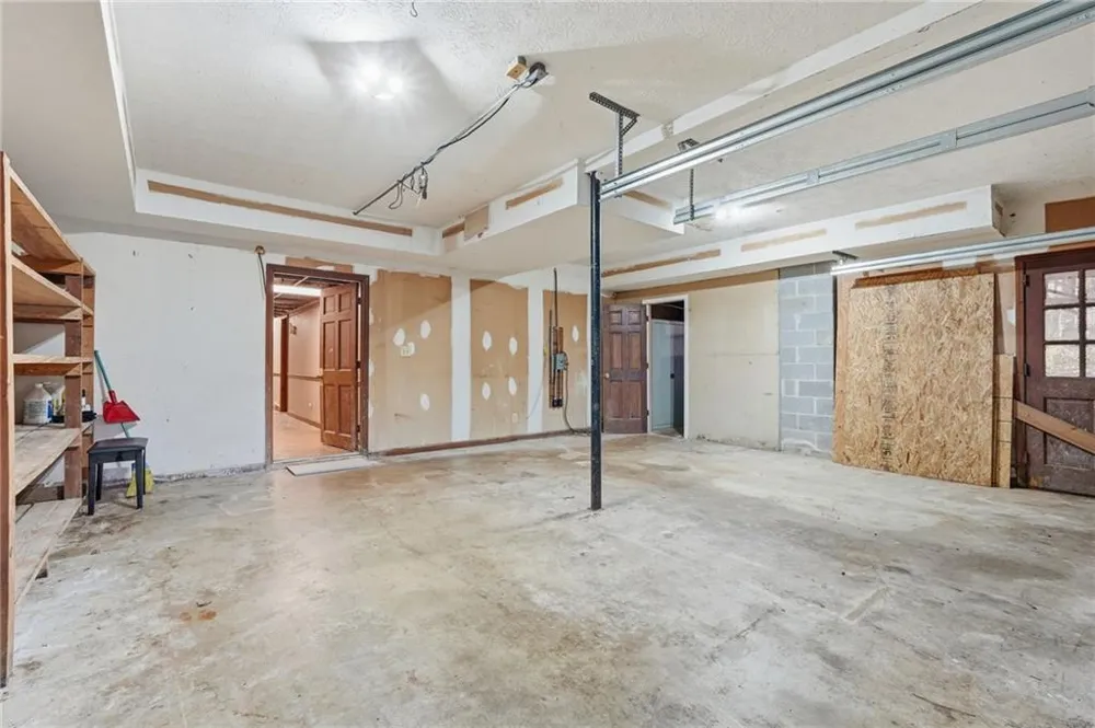 1091 Cole Drive SW Lilburn, GA 30047