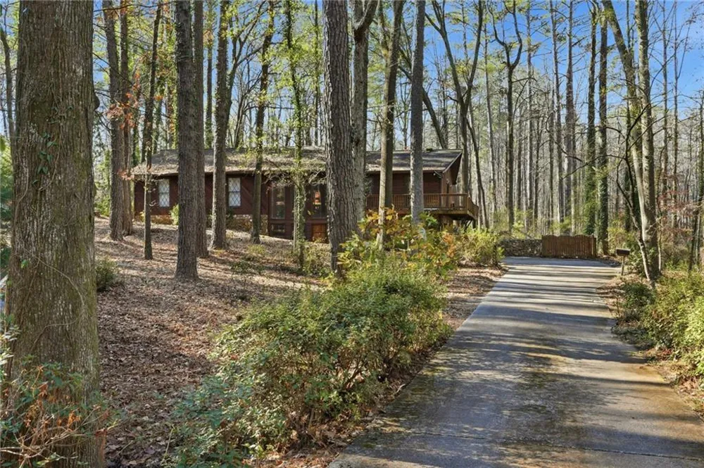 1091 Cole Drive SW Lilburn, GA 30047