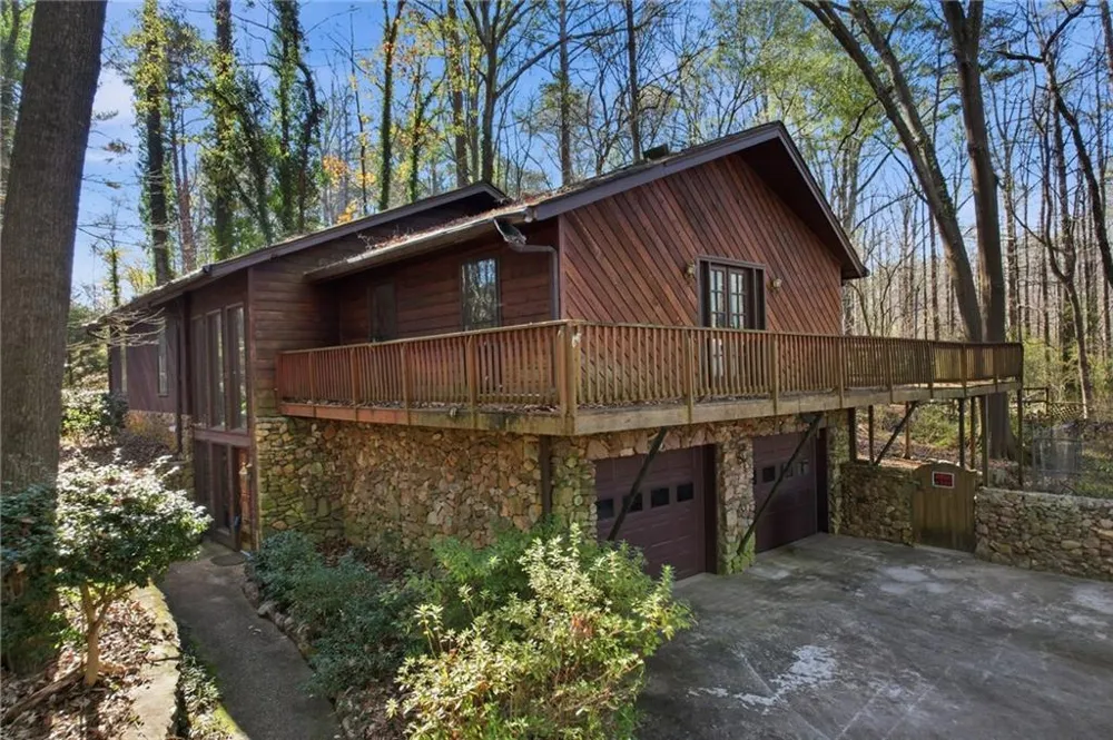 1091 Cole Drive SW Lilburn, GA 30047