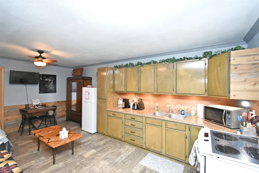 187 County Road 3230 Quitman, TX 75783