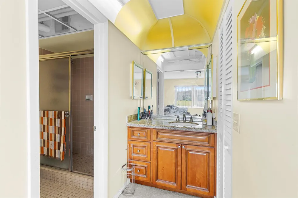 9861 Sunrise Lakes Boulevard #101 Sunrise, FL 33322