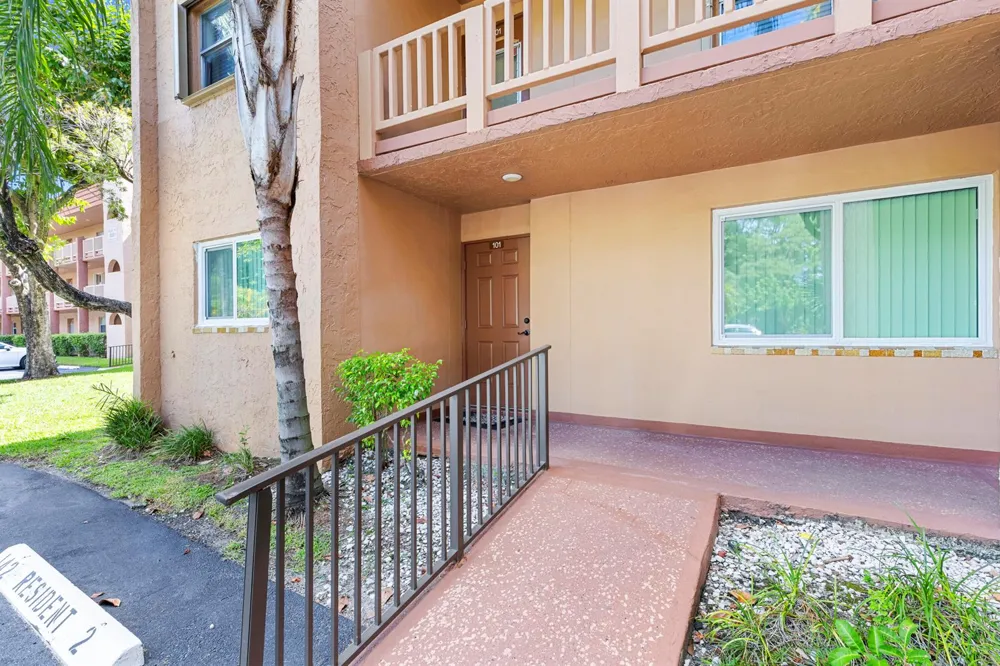 9861 Sunrise Lakes Boulevard #101 Sunrise, FL 33322