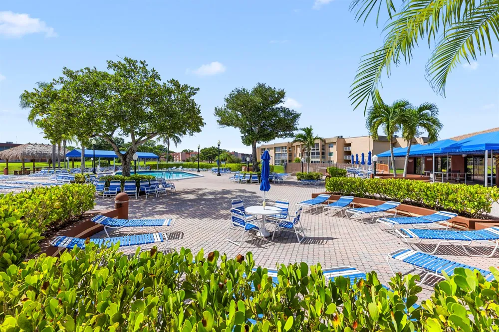 9861 Sunrise Lakes Boulevard #101 Sunrise, FL 33322