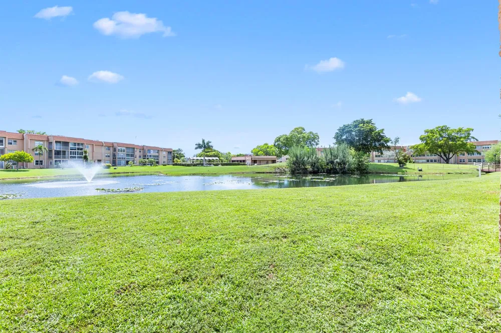 9861 Sunrise Lakes Boulevard #101 Sunrise, FL 33322