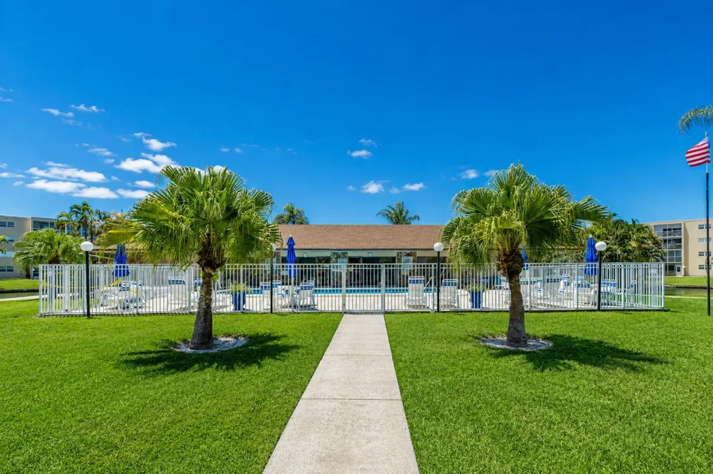 1025 SE 4th Avenue #101 Dania Beach, FL 33004