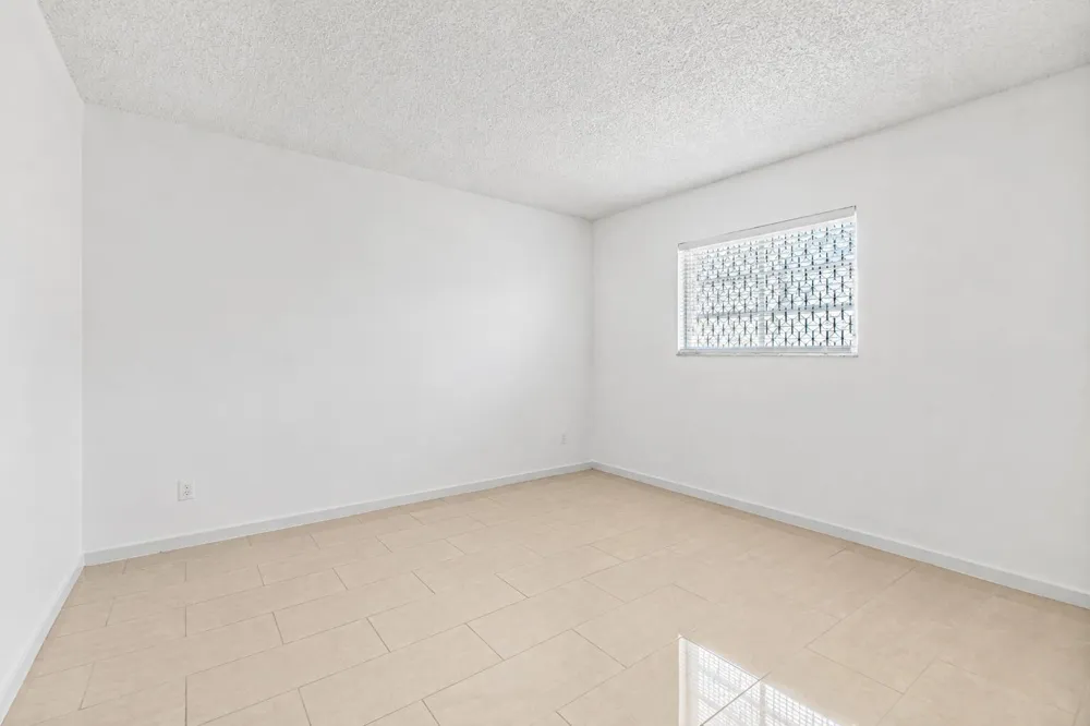 1025 SE 4th Avenue #101 Dania Beach, FL 33004
