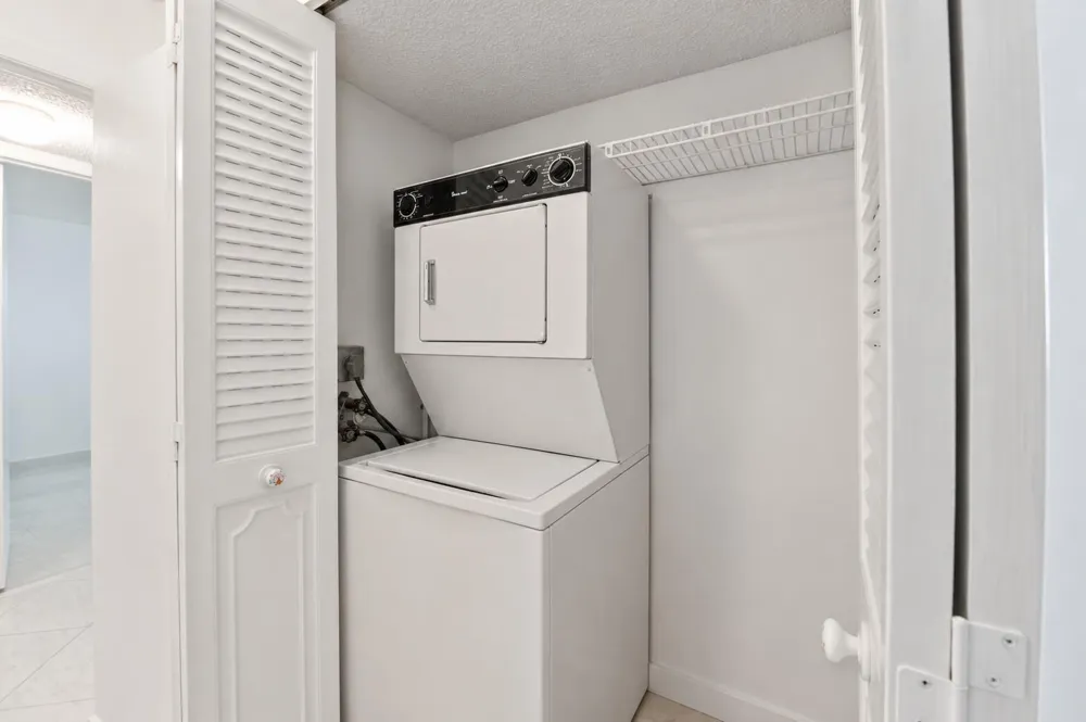 1025 SE 4th Avenue #101 Dania Beach, FL 33004