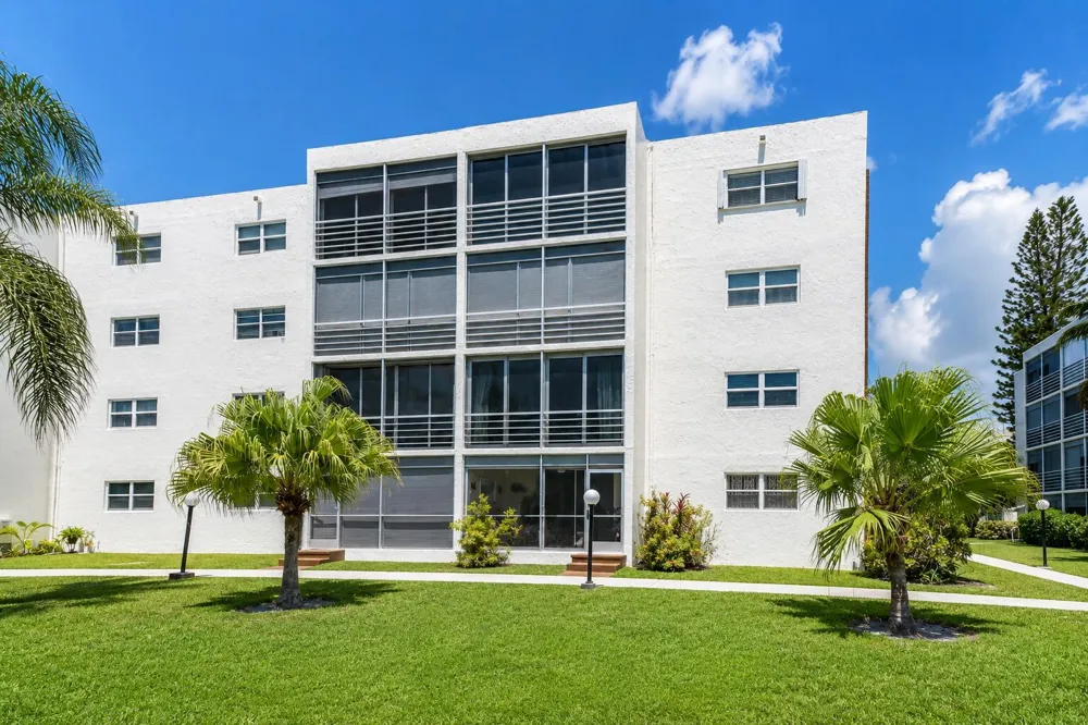1025 SE 4th Avenue #101 Dania Beach, FL 33004