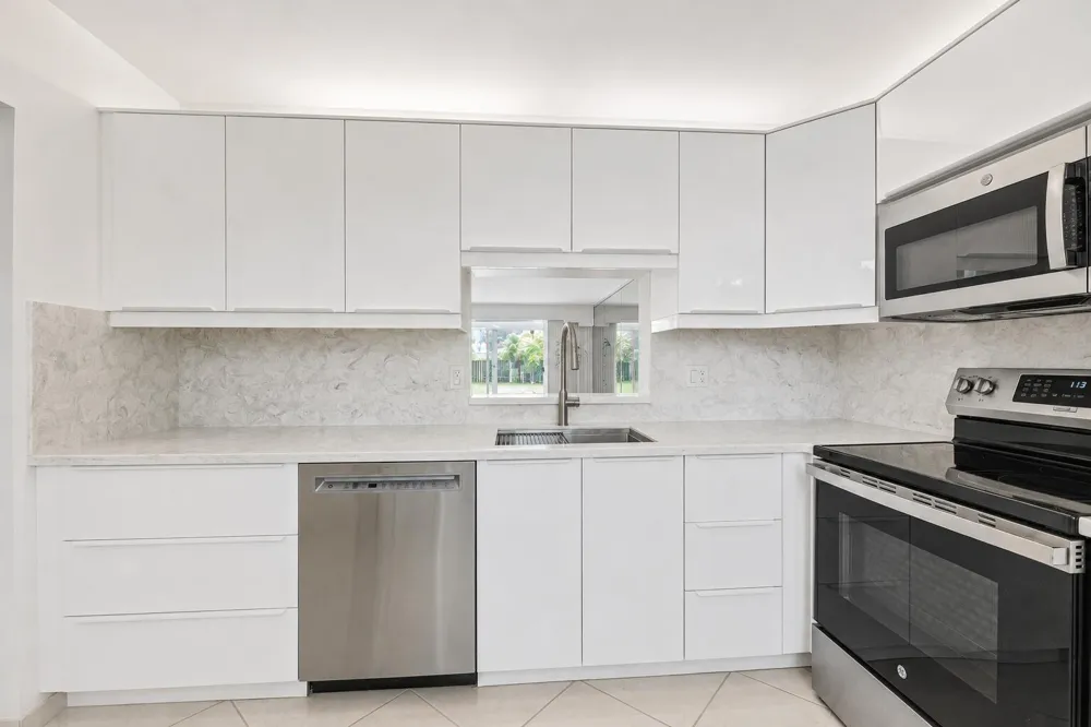 1025 SE 4th Avenue #101 Dania Beach, FL 33004