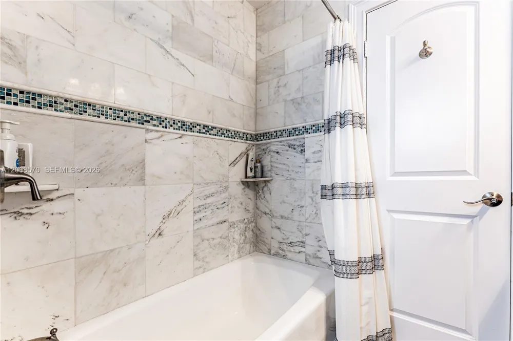 6865 Veronese St Coral Gables, FL 33146