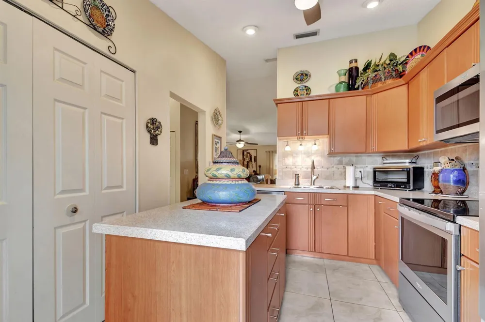 494 Iron Forge Court Royal Palm Beach, FL 33411