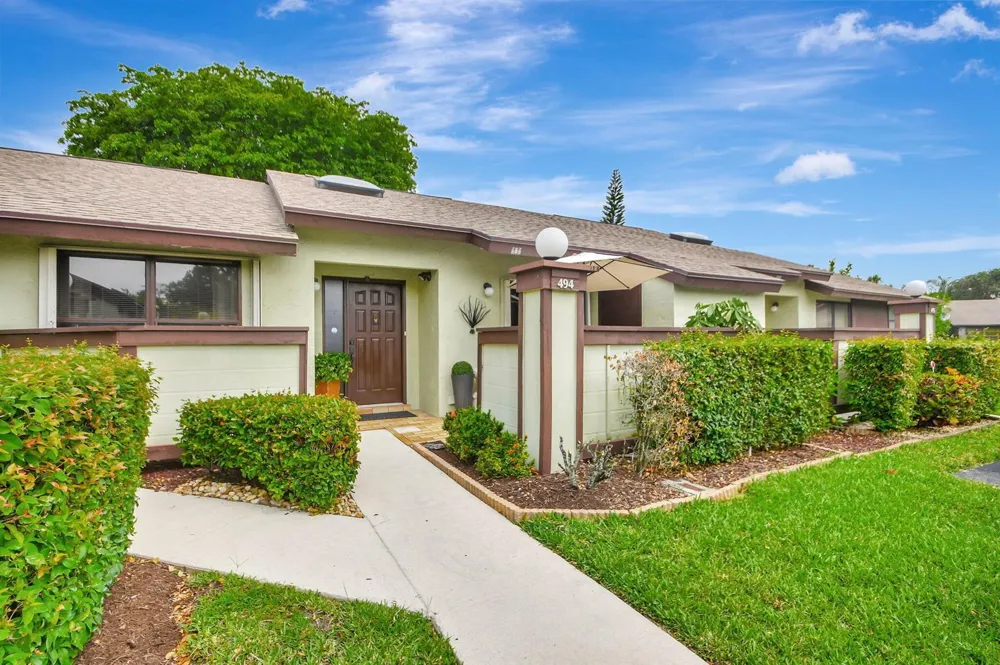 494 Iron Forge Court Royal Palm Beach, FL 33411