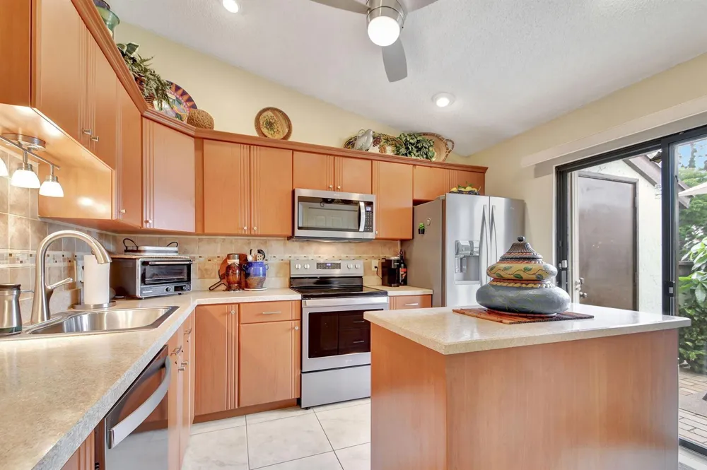 494 Iron Forge Court Royal Palm Beach, FL 33411