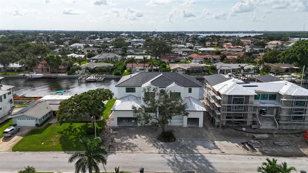 2051 ILLINOIS AVENUE NE St Petersburg, FL 33703