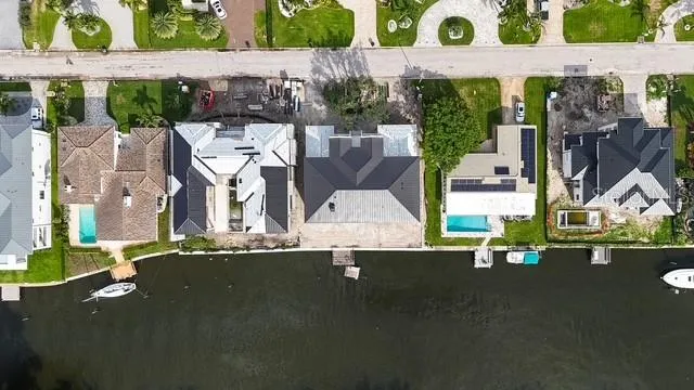 2051 ILLINOIS AVENUE NE St Petersburg, FL 33703