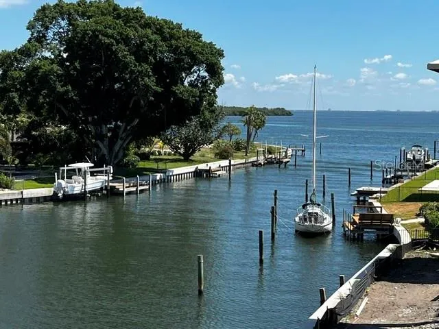 2051 ILLINOIS AVENUE NE St Petersburg, FL 33703