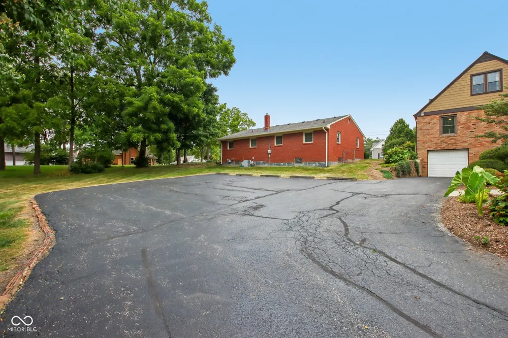 399 W Main Street Greenwood, IN 46142