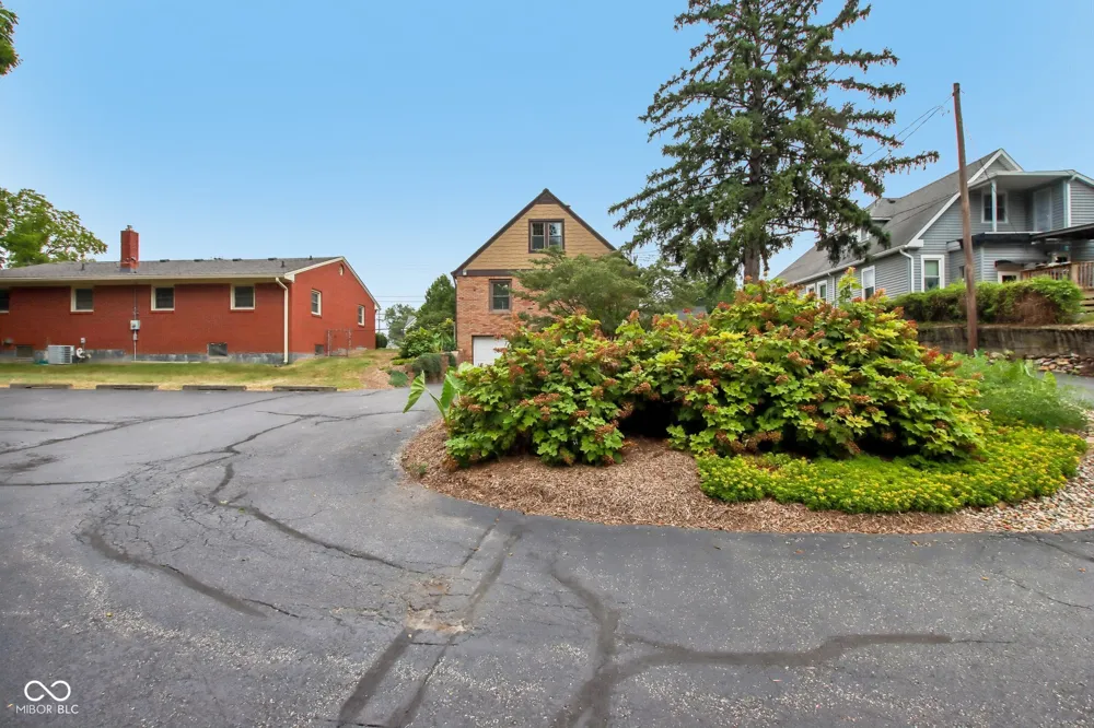 399 W Main Street Greenwood, IN 46142