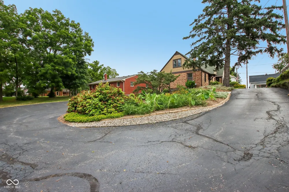 399 W Main Street Greenwood, IN 46142