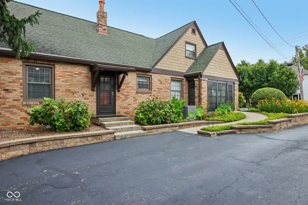 399 W Main Street Greenwood, IN 46142