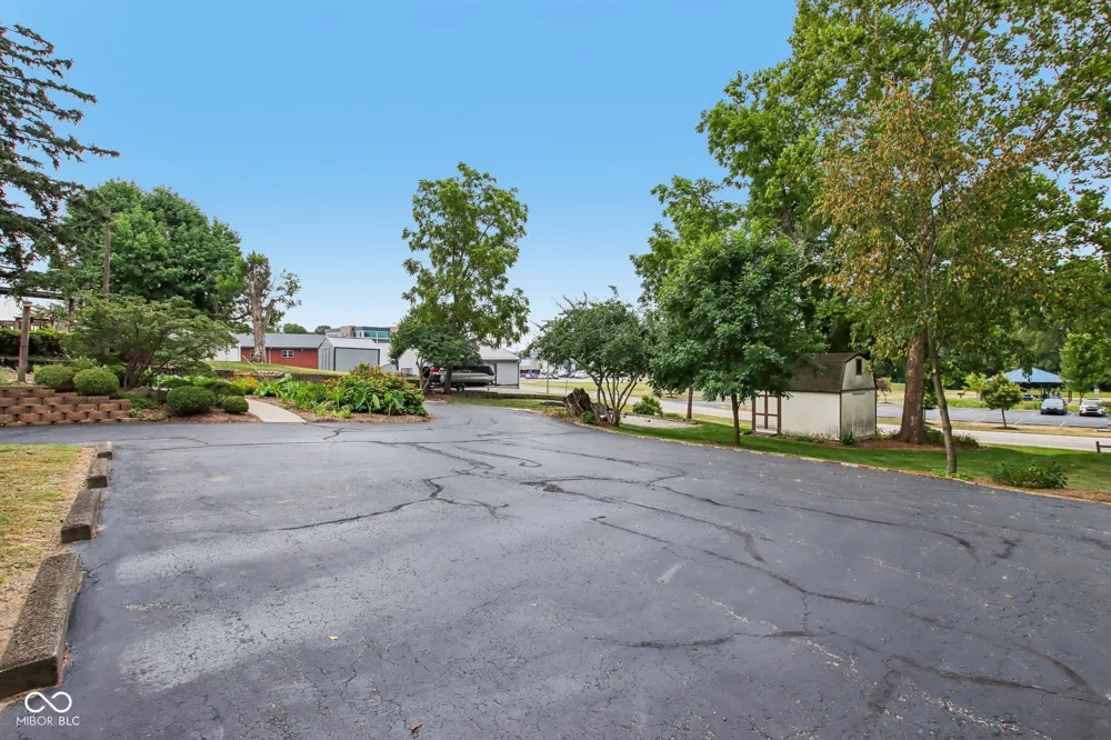 399 W Main Street Greenwood, IN 46142