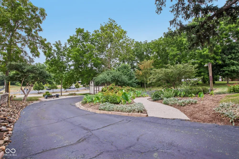 399 W Main Street Greenwood, IN 46142
