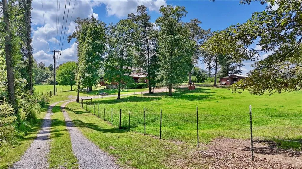 527 Beason Road SE Calhoun, GA 30701