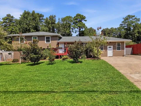 3083 Claiborne Drive
