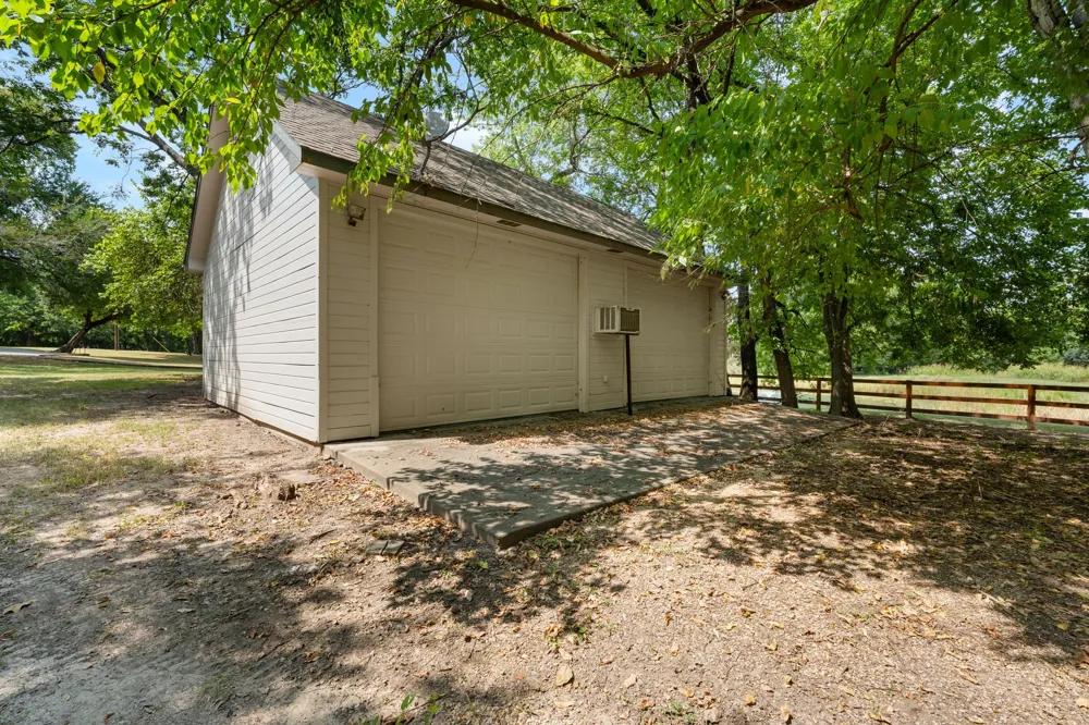 4035 County Road 2700 Caddo Mills, TX 75135