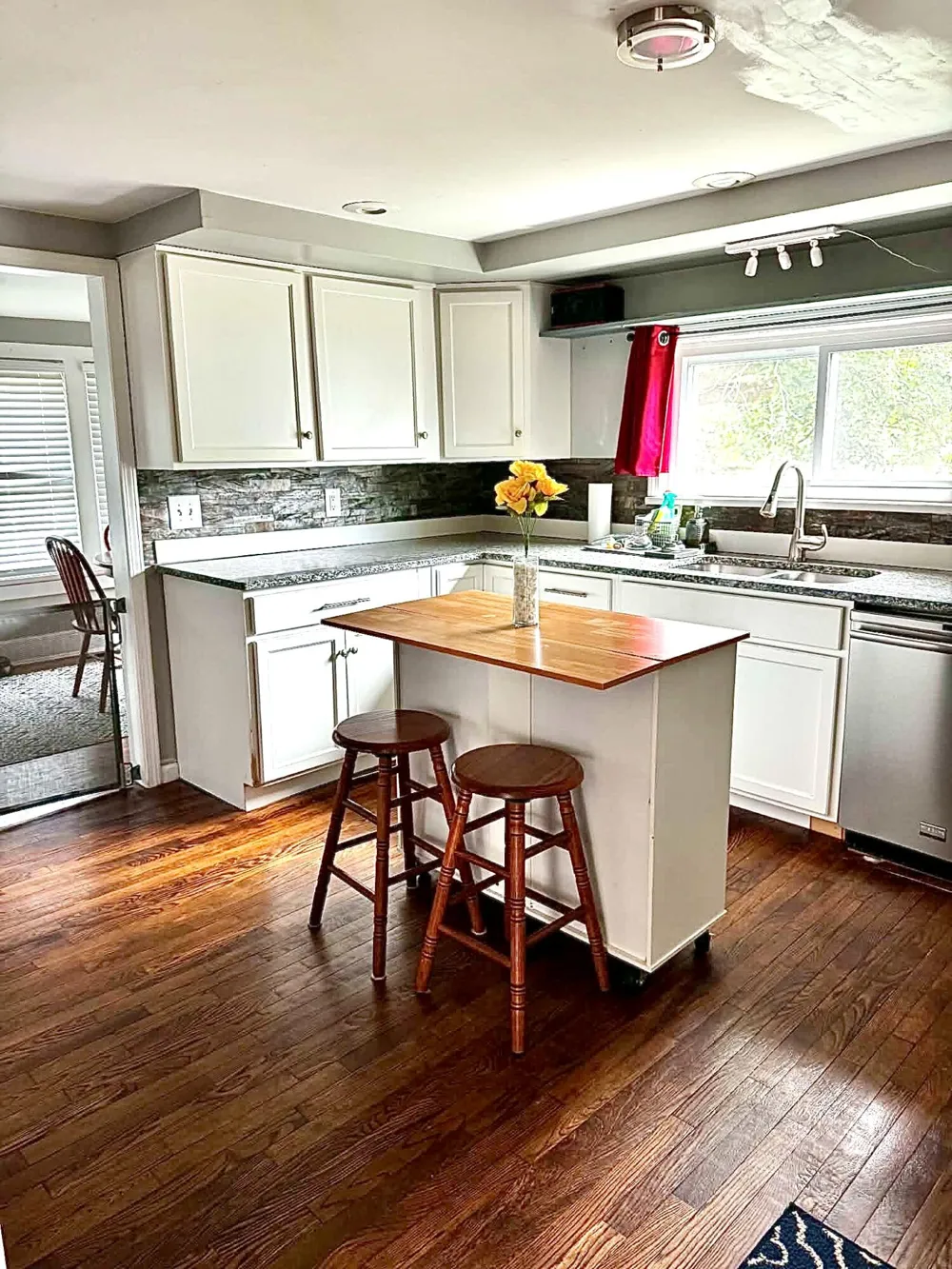 324 S Hamilton Street Marshall, MI 49068